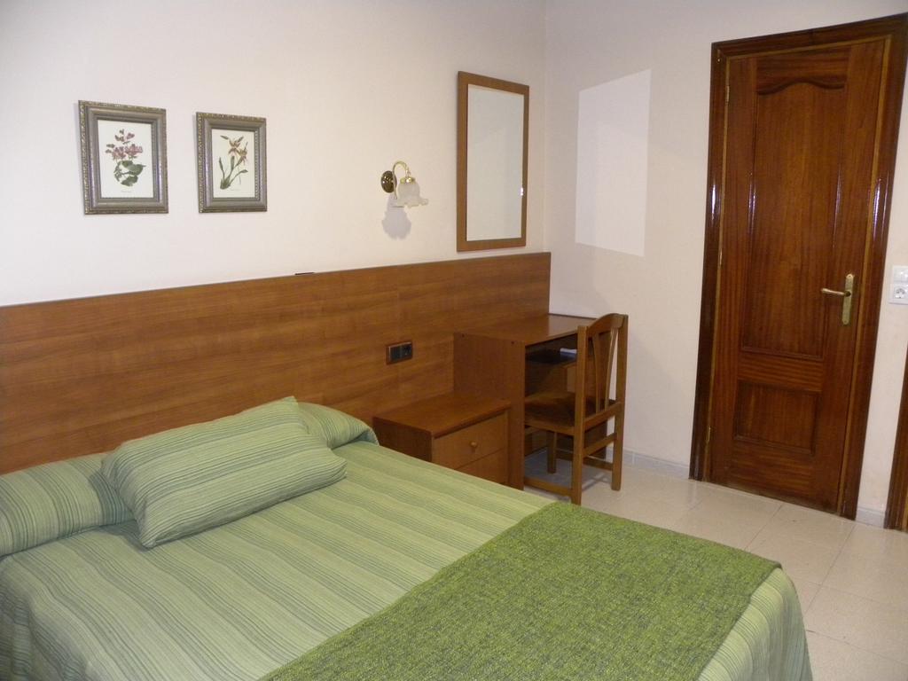 Hostal El Catalan Madrid Chambre photo