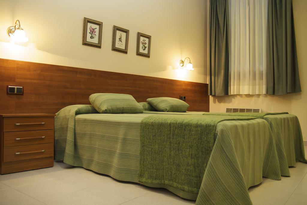 Hostal El Catalan Madrid Chambre photo